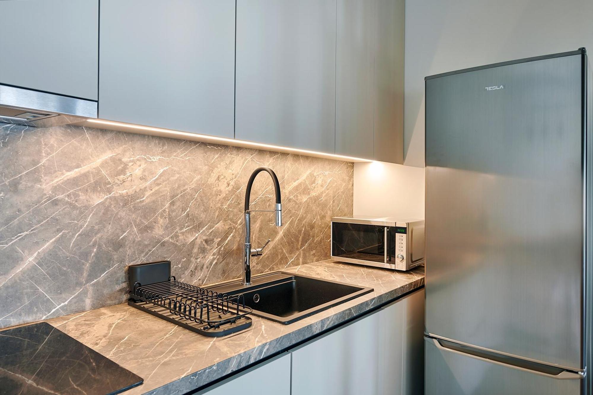 City-Center Apartment In Vibrant Monastiraki, アテネ エクステリア 写真