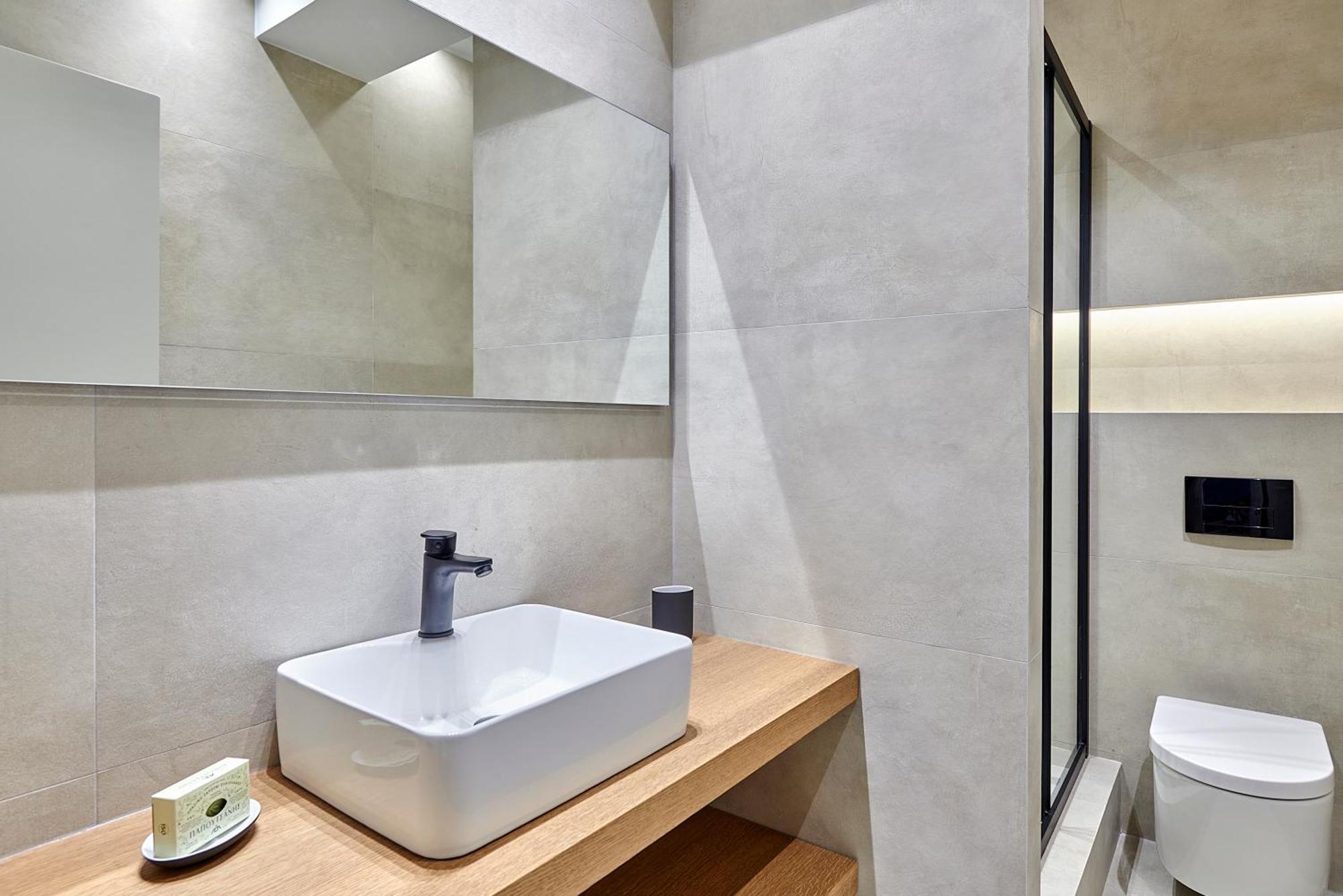City-Center Apartment In Vibrant Monastiraki, アテネ エクステリア 写真