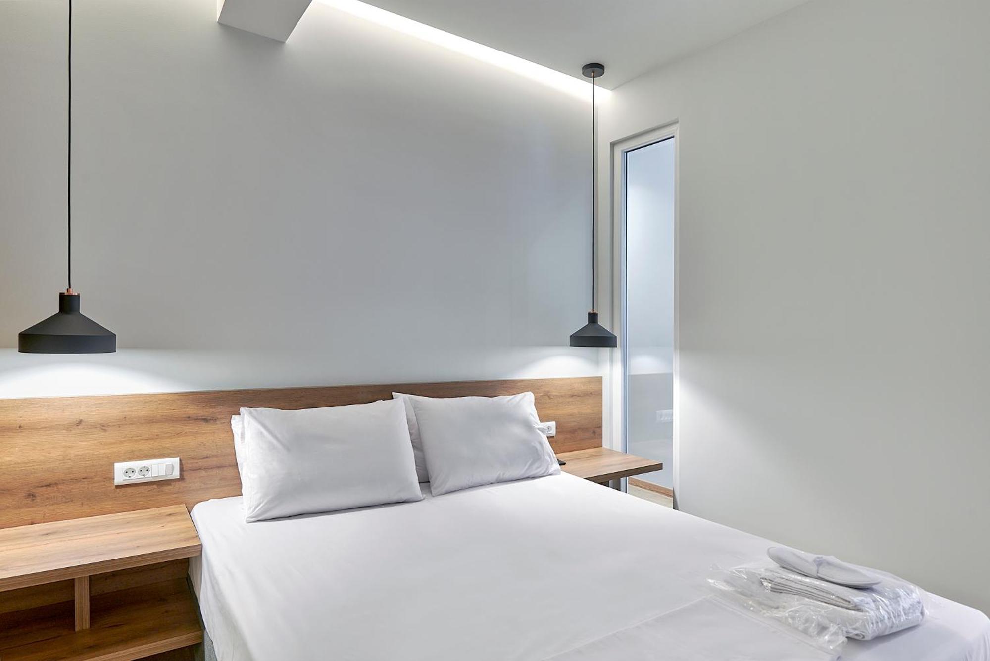 City-Center Apartment In Vibrant Monastiraki, アテネ エクステリア 写真