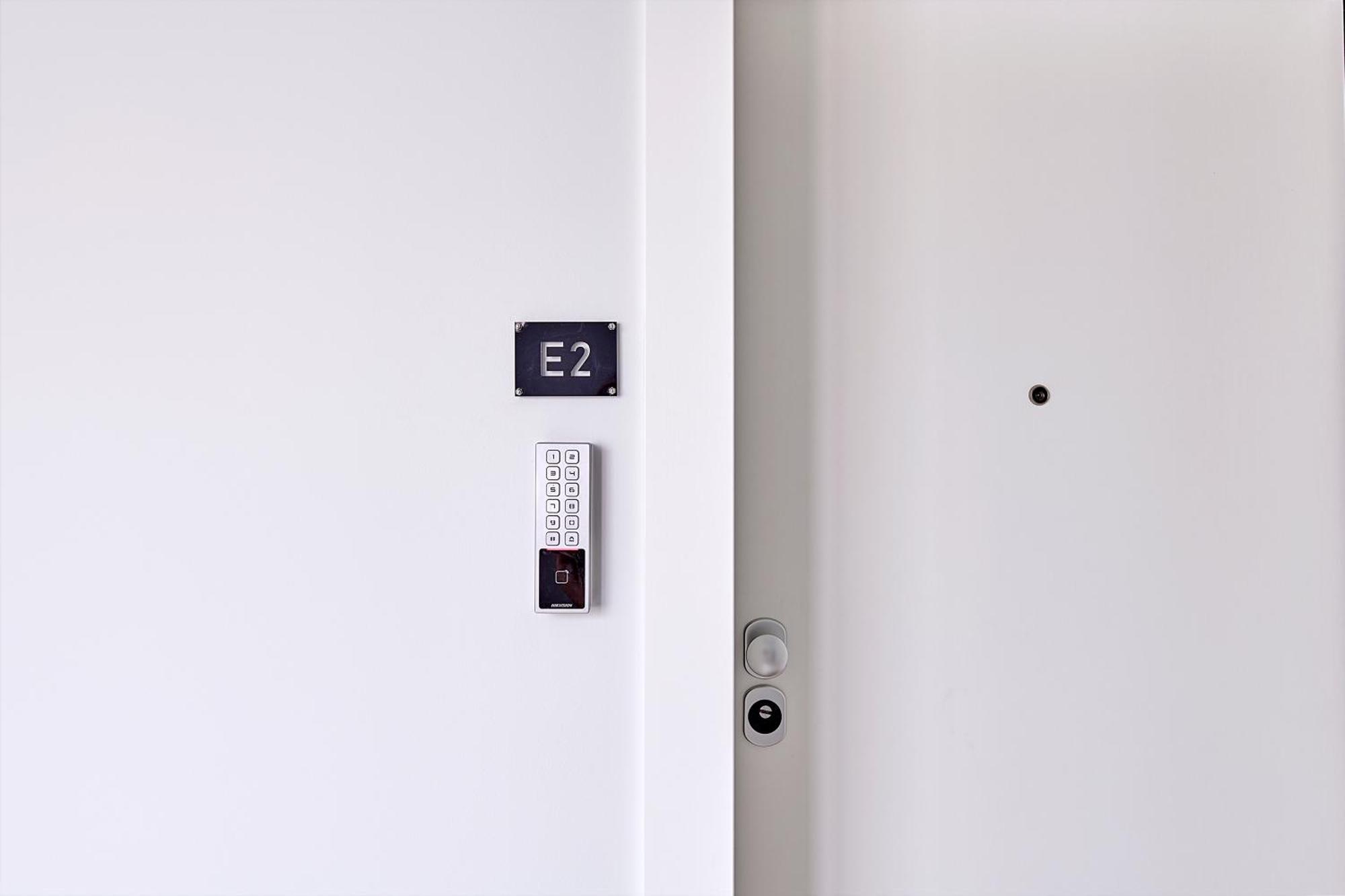 City-Center Apartment In Vibrant Monastiraki, アテネ エクステリア 写真