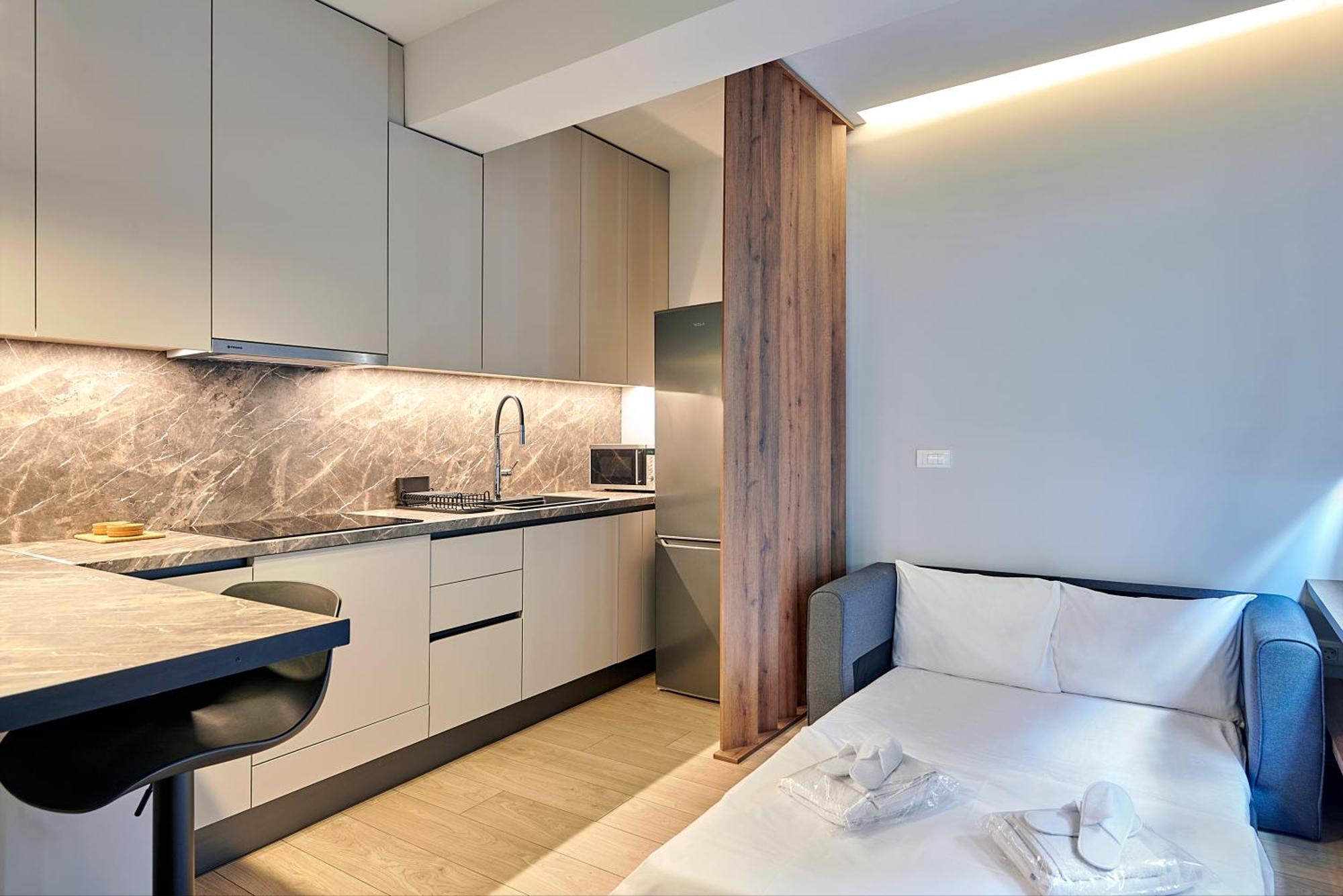 City-Center Apartment In Vibrant Monastiraki, アテネ エクステリア 写真