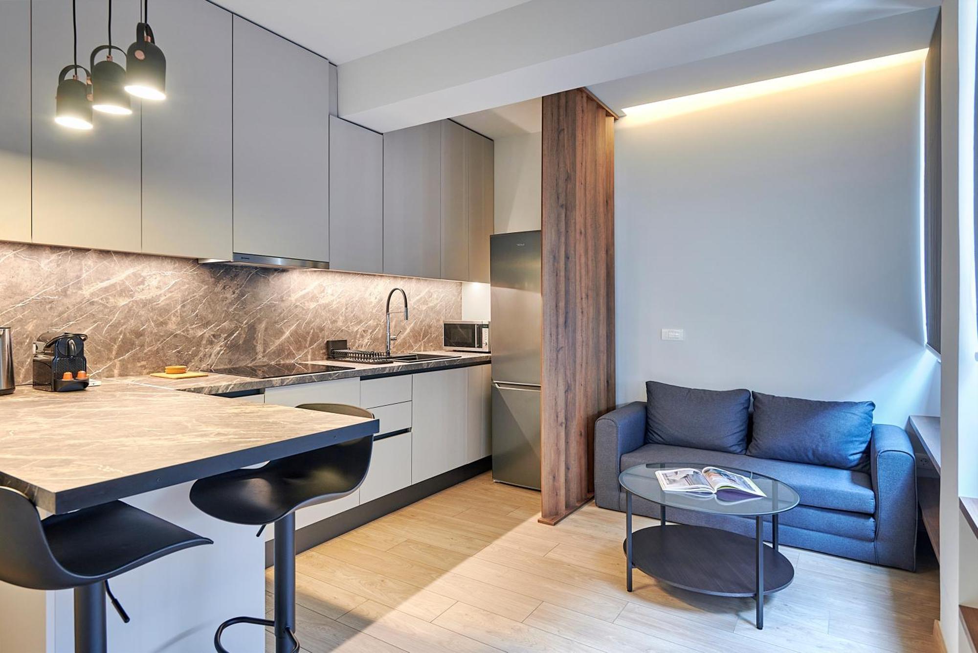 City-Center Apartment In Vibrant Monastiraki, アテネ エクステリア 写真