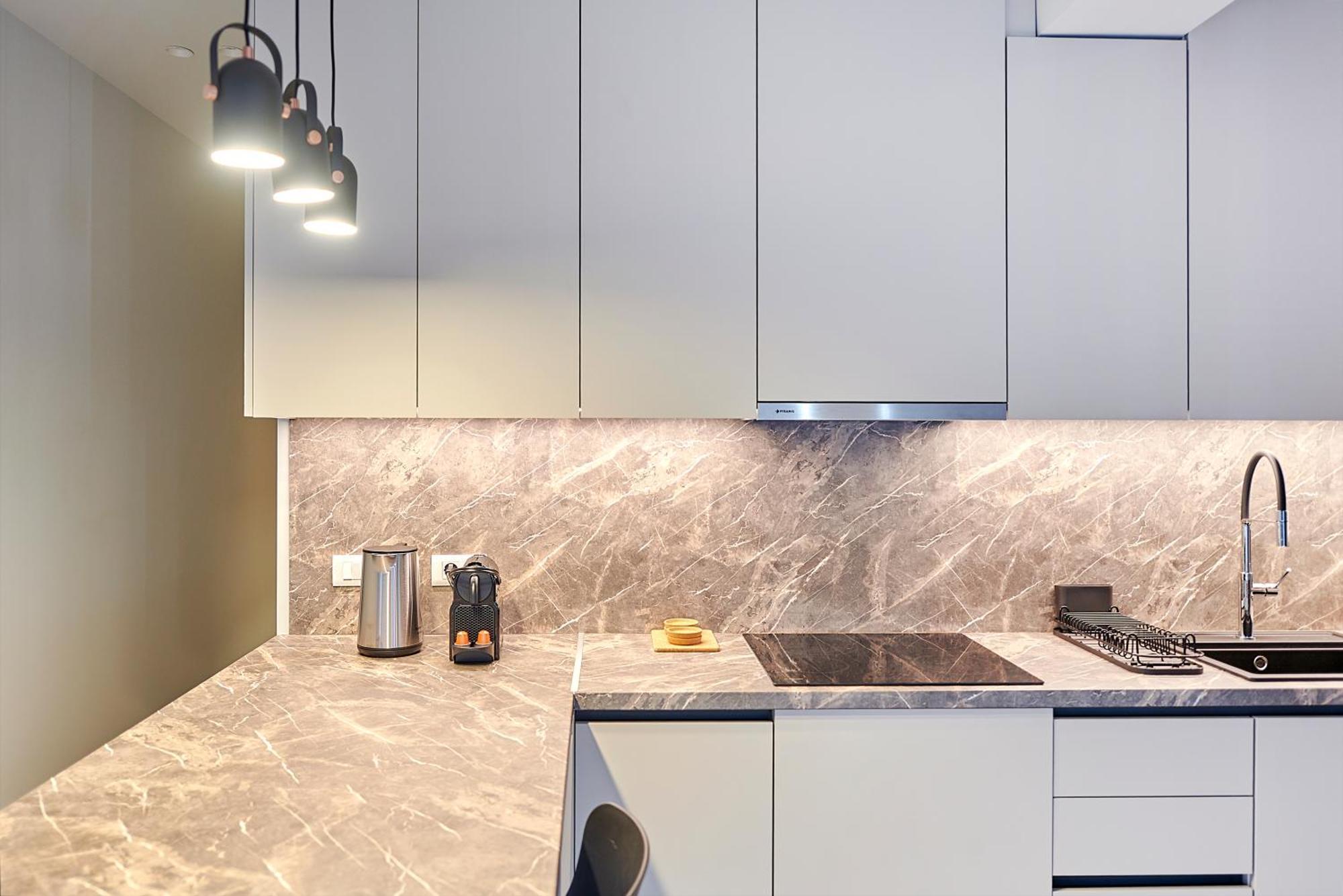 City-Center Apartment In Vibrant Monastiraki, アテネ エクステリア 写真