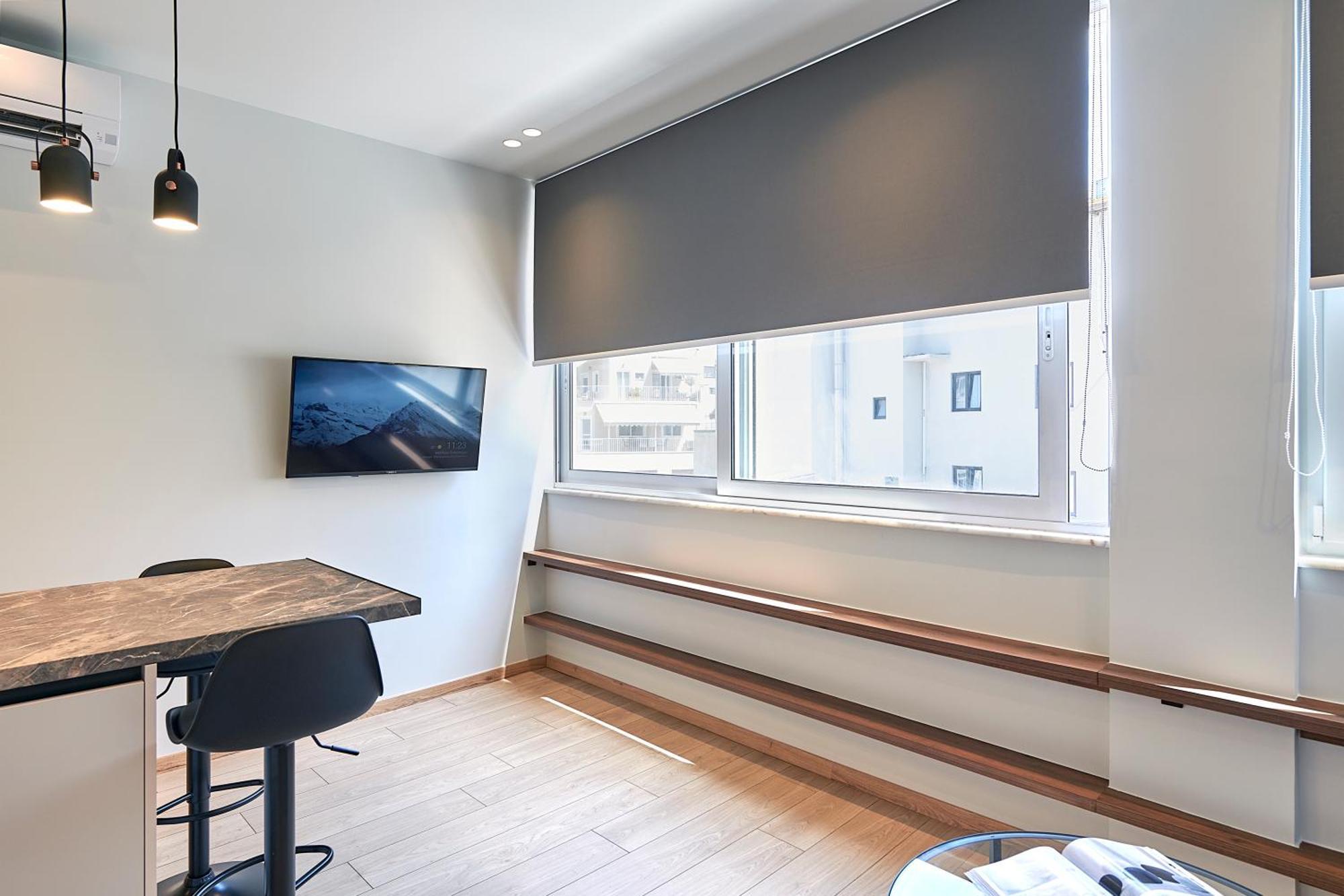 City-Center Apartment In Vibrant Monastiraki, アテネ エクステリア 写真
