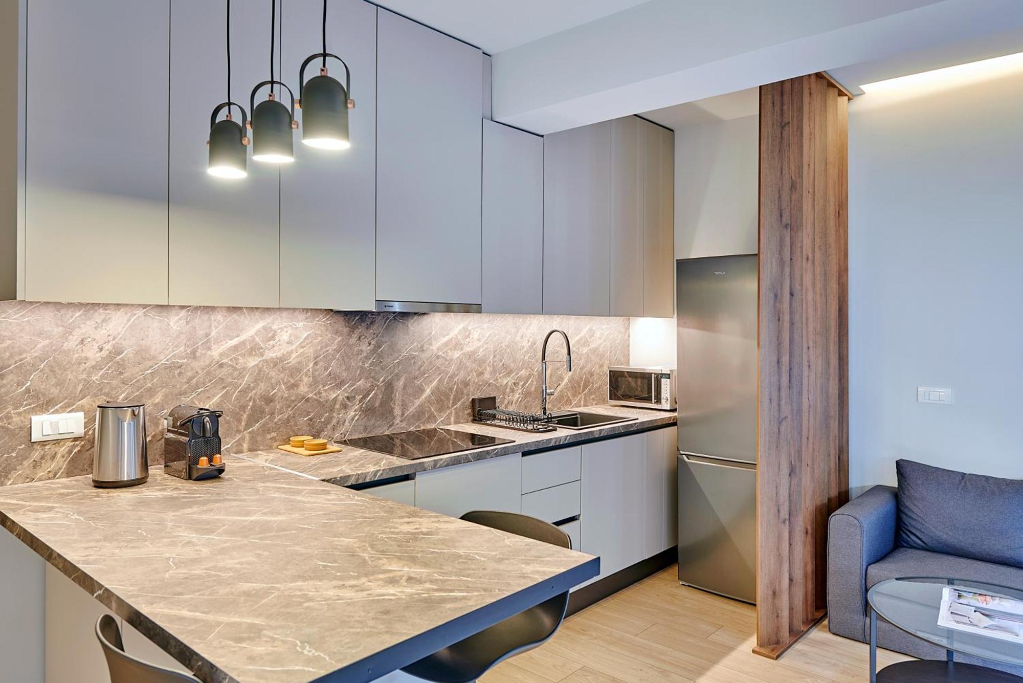 City-Center Apartment In Vibrant Monastiraki, アテネ エクステリア 写真